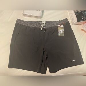 NWT! Duluth Trading Co Men’s swim trunks size XXL.